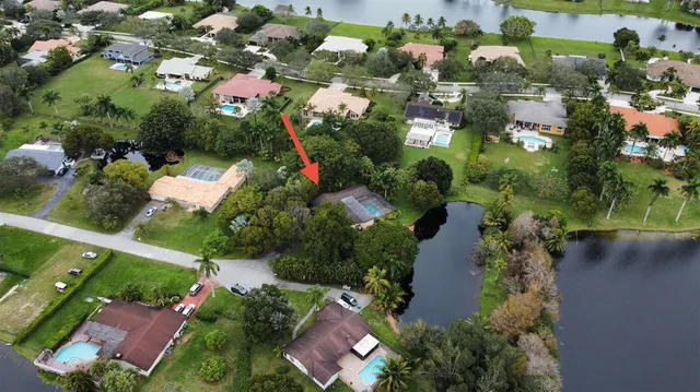 $1,250,000 | 10800 Southwest 40th Court, Davie, FL 33328