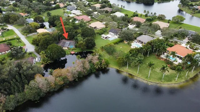$1,250,000 | 10800 Southwest 40th Court, Davie, FL 33328