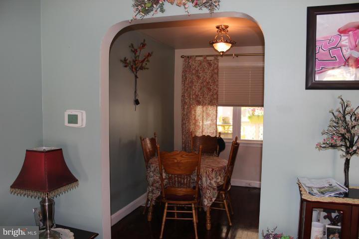 557 Welbrook Road Baltimore, MD 21221 - Photo 6 of 16 Dining Room