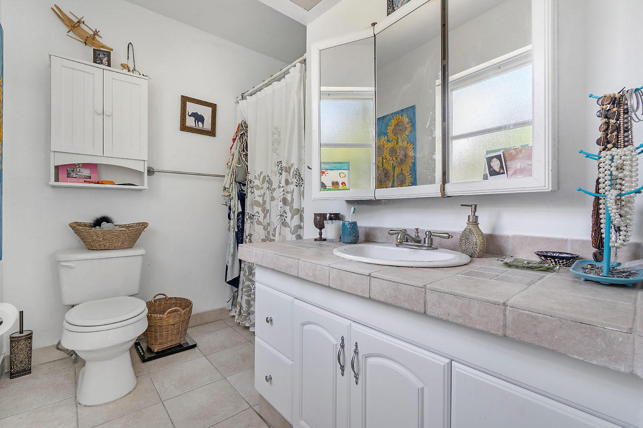 229 Southwest 7th Avenue Boca Raton, FL 33486 - Photo 11 of 32 011-229Southwest7thAvenue-BocaRaton-FL-3