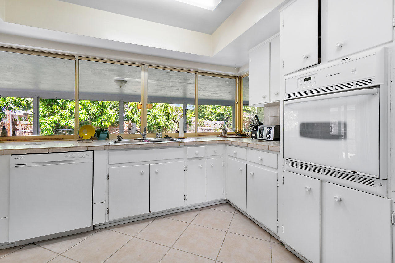 229 Southwest 7th Avenue Boca Raton, FL 33486 - Photo 14 of 32 014-229Southwest7thAvenue-BocaRaton-FL-3