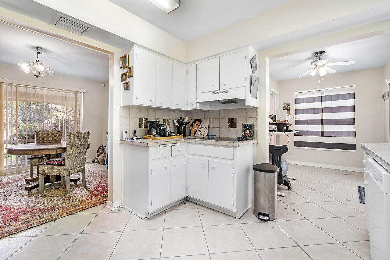 229 Southwest 7th Avenue Boca Raton, FL 33486 - Photo 15 of 32 015-229Southwest7thAvenue-BocaRaton-FL-3