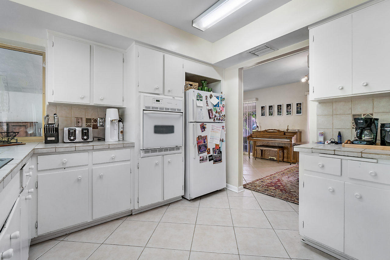 229 Southwest 7th Avenue Boca Raton, FL 33486 - Photo 16 of 32 016-229Southwest7thAvenue-BocaRaton-FL-3