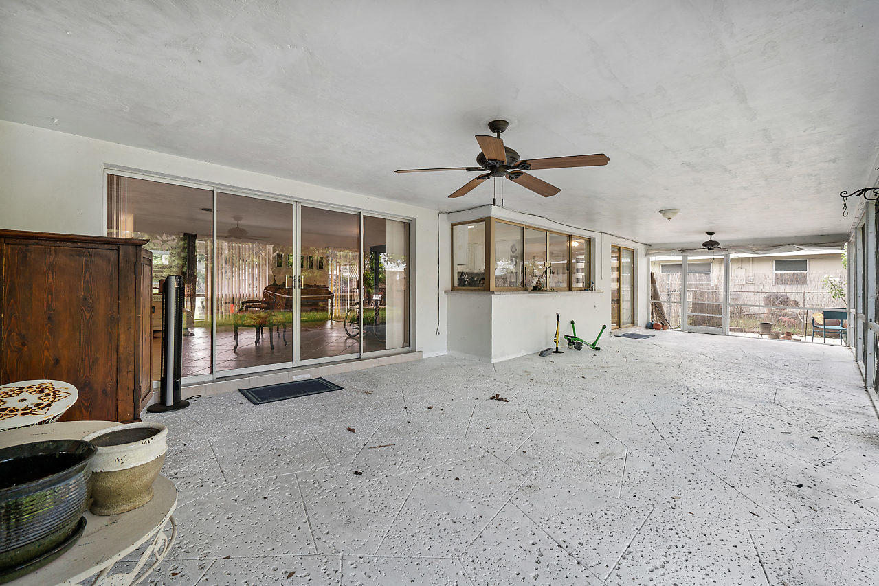 229 Southwest 7th Avenue Boca Raton, FL 33486 - Photo 18 of 32 018-229Southwest7thAvenue-BocaRaton-FL-3
