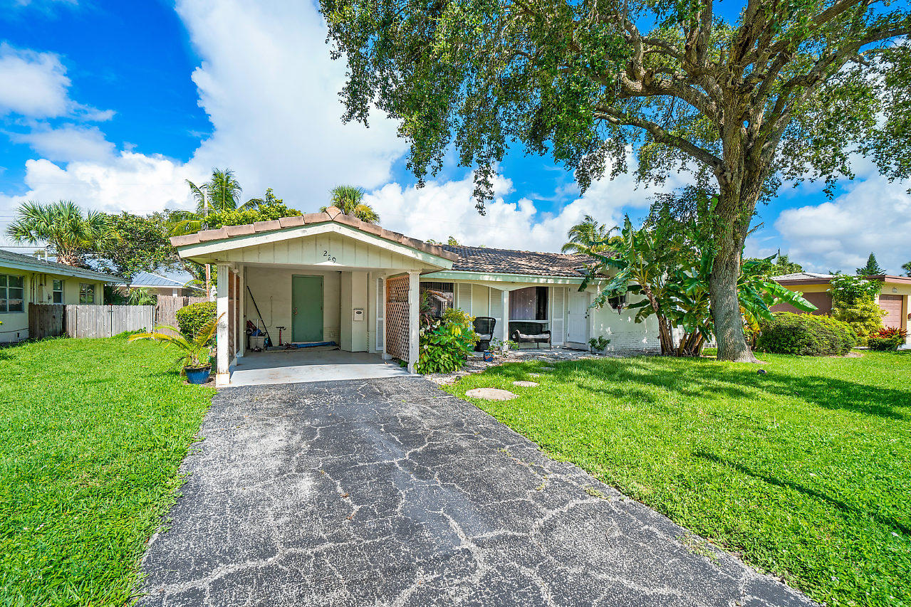 229 Southwest 7th Avenue Boca Raton, FL 33486 - Photo 3 of 32 003-229Southwest7thAvenue-BocaRaton-FL-3