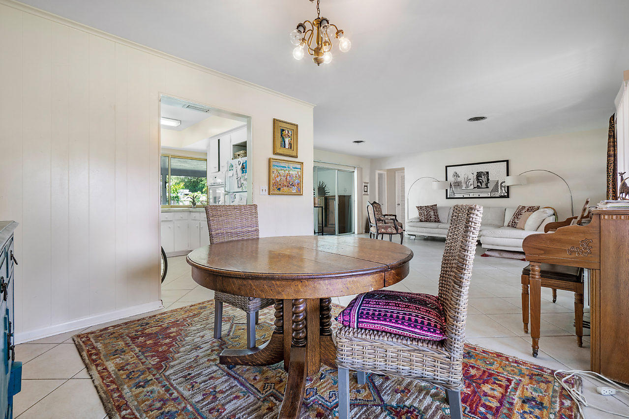 229 Southwest 7th Avenue Boca Raton, FL 33486 - Photo 5 of 32 005-229Southwest7thAvenue-BocaRaton-FL-3