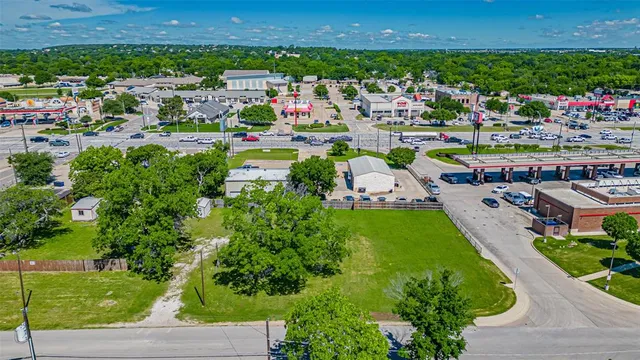 $450,000 | 124 Southwest Anderson Street, Burleson, TX 76028