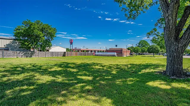 $450,000 | 124 Southwest Anderson Street, Burleson, TX 76028