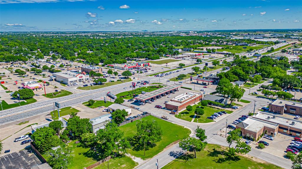 124 Southwest Anderson Street Burleson, TX 76028 - Photo 3 of 36