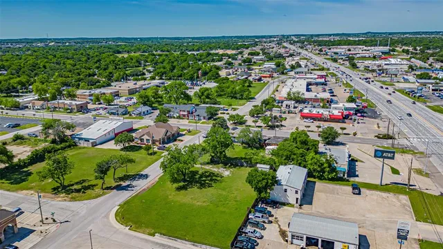 $450,000 | 124 Southwest Anderson Street, Burleson, TX 76028