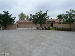 $2,500 | 5465 West Meranto Avenue, Las Vegas, NV 89139