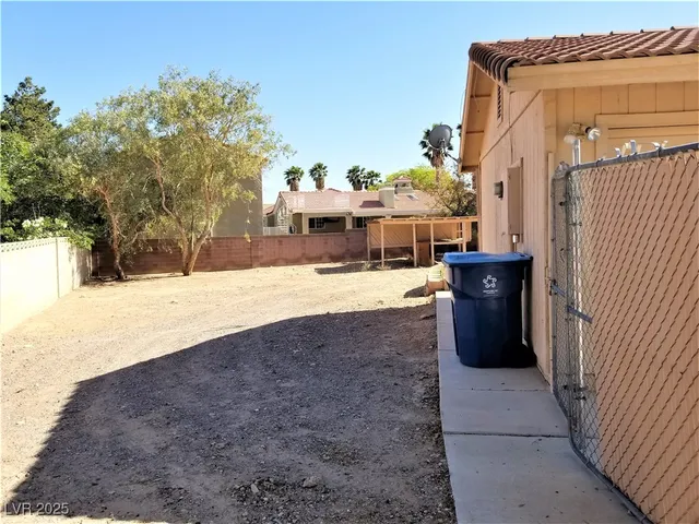 $2,500 | 5465 West Meranto Avenue, Las Vegas, NV 89139