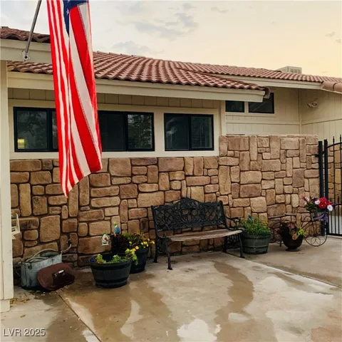 $2,500 | 5465 West Meranto Avenue, Las Vegas, NV 89139