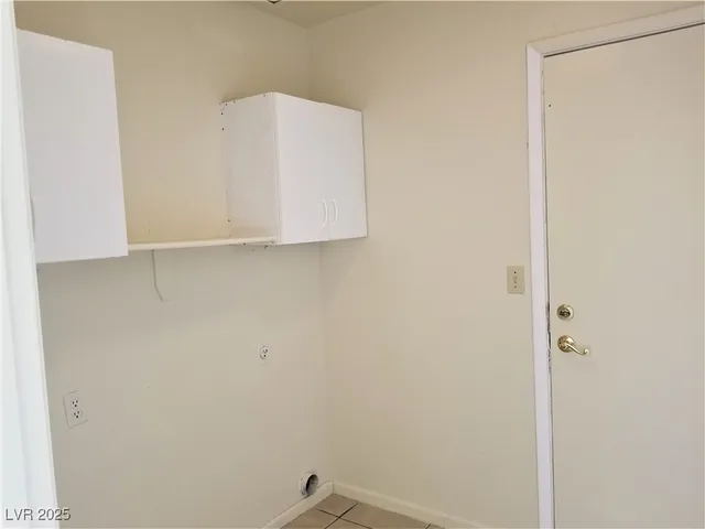 $2,500 | 5465 West Meranto Avenue, Las Vegas, NV 89139