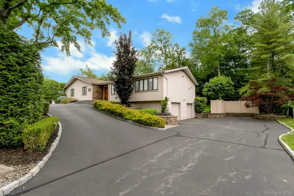 $975,000 | 9 South Cranford Road, Bardonia, NY 10954