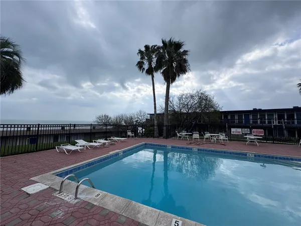 $1,600 | 3402 Ocean Drive, Unit 32, Corpus Christi, TX 78411