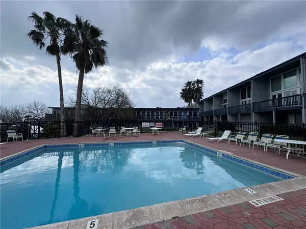 $1,600 | 3402 Ocean Drive, Unit 32, Corpus Christi, TX 78411