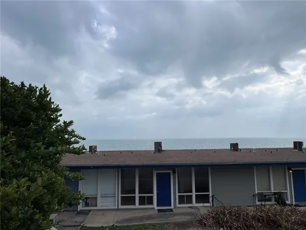 $1,600 | 3402 Ocean Drive, Unit 32, Corpus Christi, TX 78411