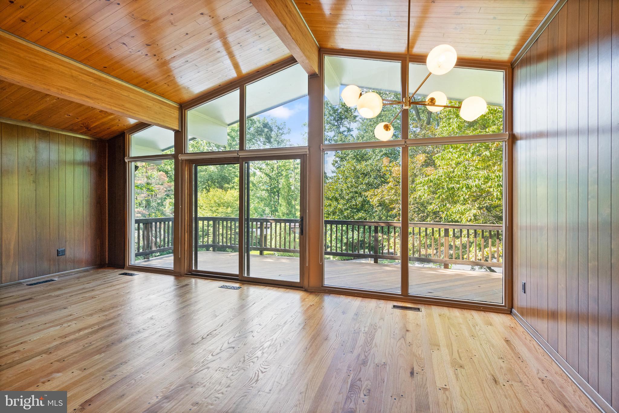 11233 South Shore Road Reston, VA 20190 - Photo 12 of 44 Walls of glass