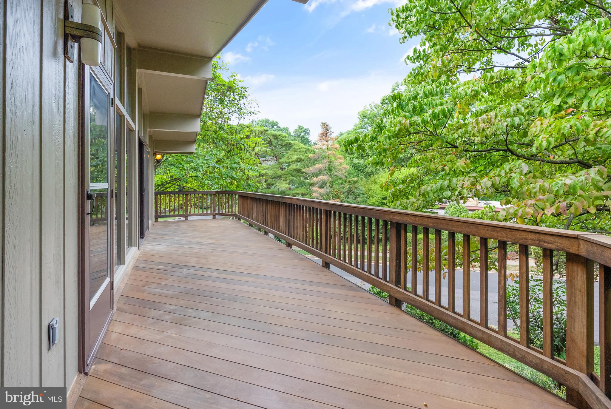 11233 South Shore Road Reston, VA 20190 - Photo 13 of 44 IPE deck