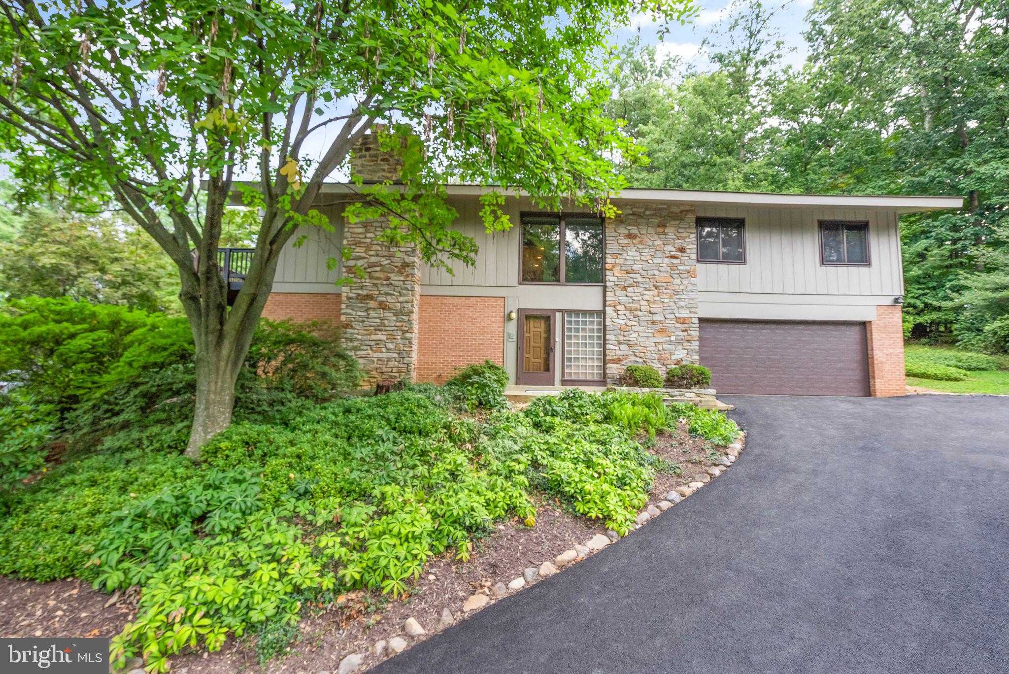 11233 South Shore Road Reston, VA 20190 - Photo 2 of 44