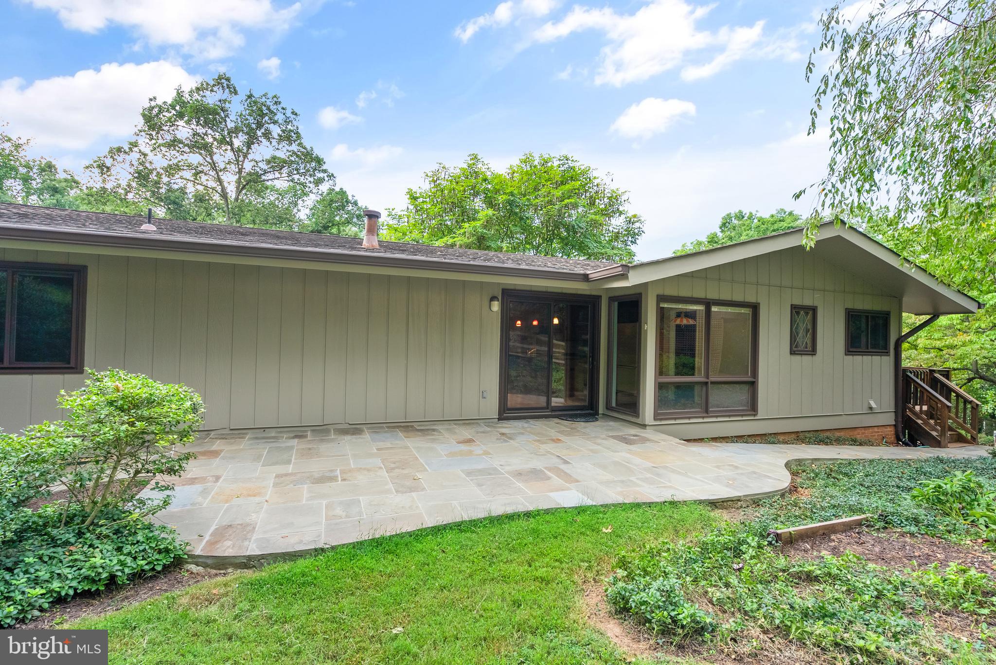 11233 South Shore Road Reston, VA 20190 - Photo 22 of 44