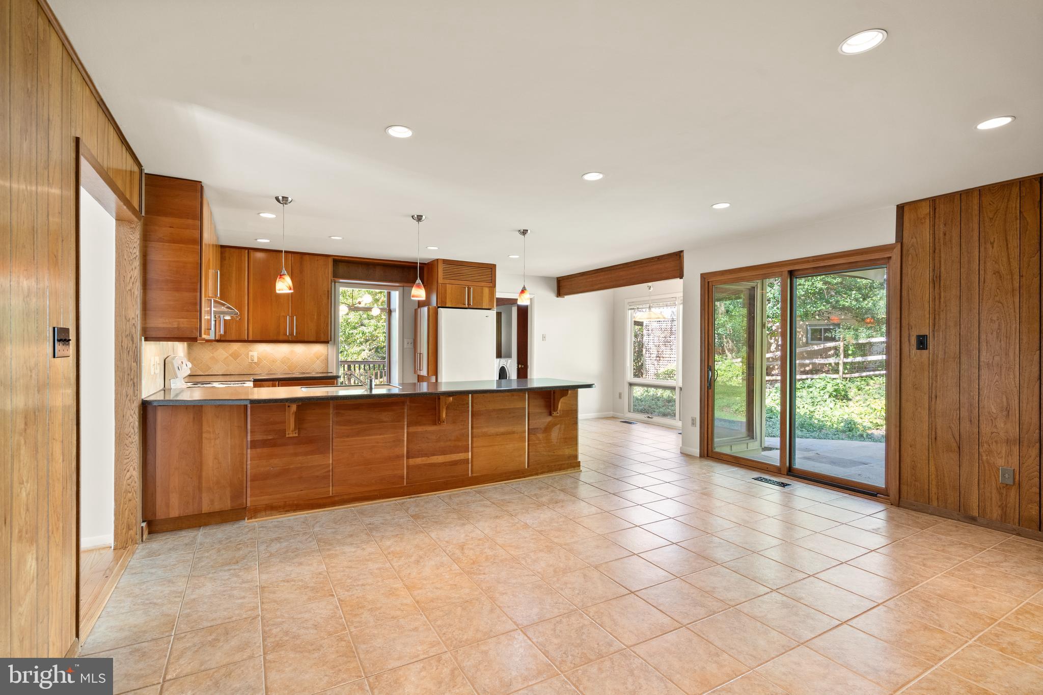 11233 South Shore Road Reston, VA 20190 - Photo 26 of 44