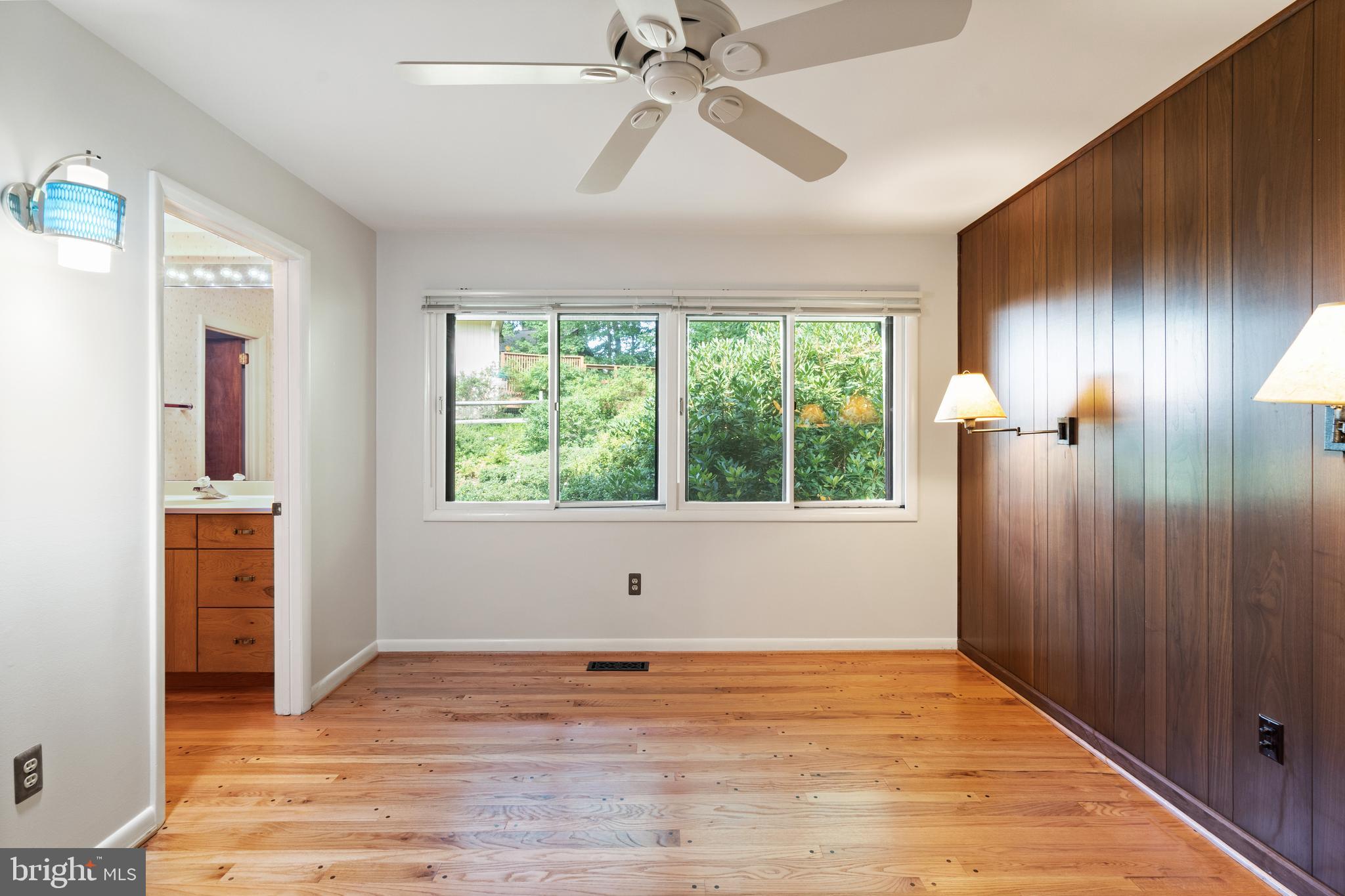 11233 South Shore Road Reston, VA 20190 - Photo 30 of 44 Primary Bedroom with ceiling fan
