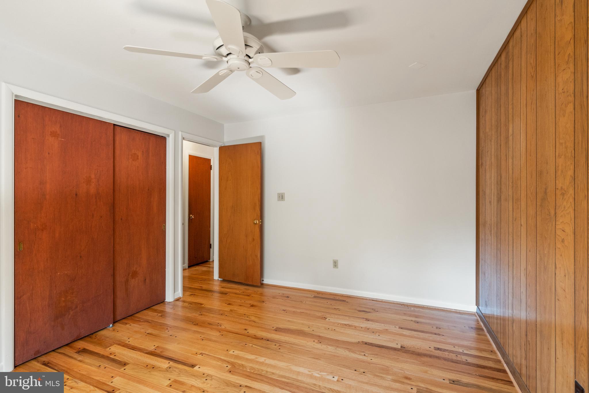 11233 South Shore Road Reston, VA 20190 - Photo 34 of 44 2nd bedroom