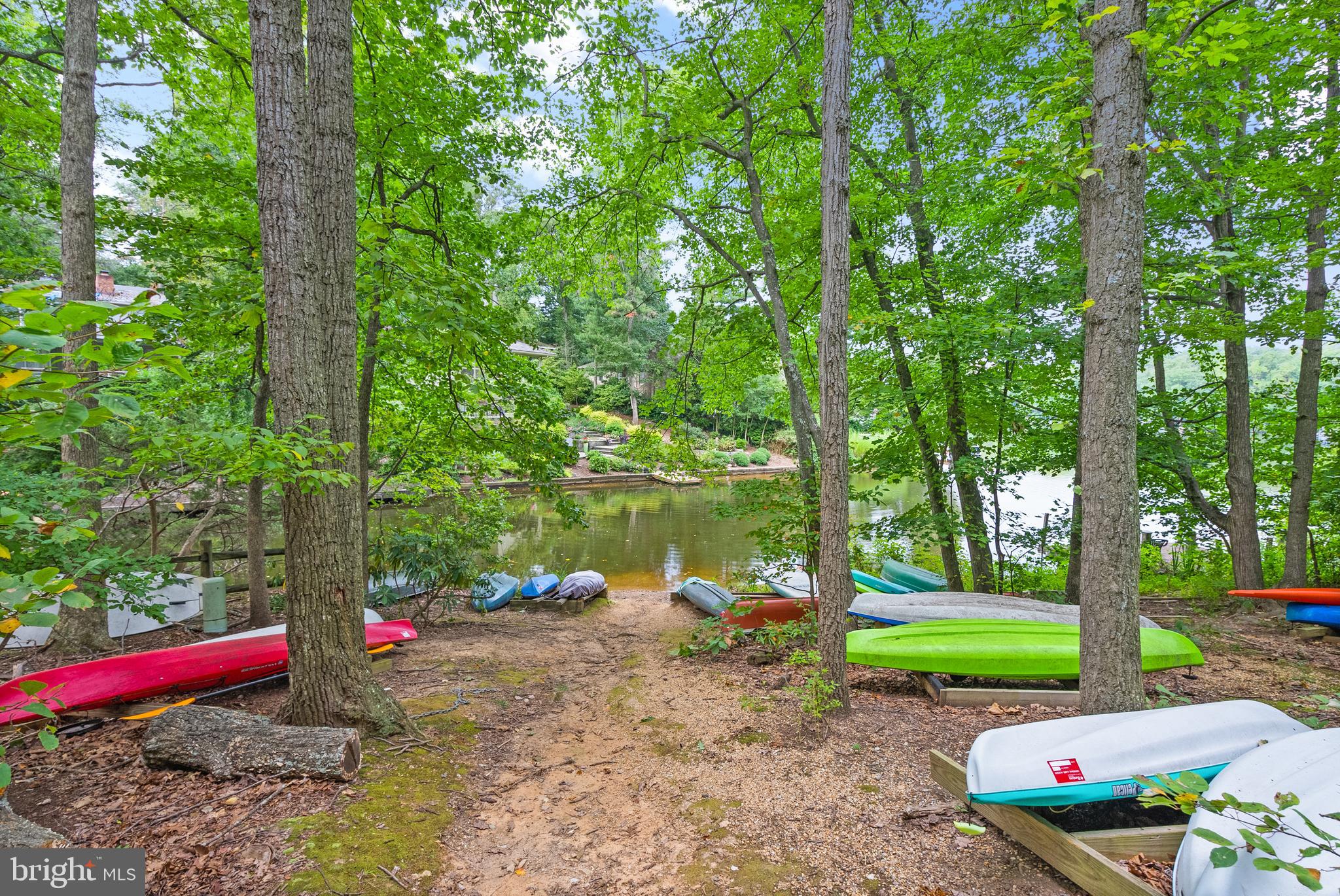 11233 South Shore Road Reston, VA 20190 - Photo 42 of 44 Lake access drop your kayak or paddle board
