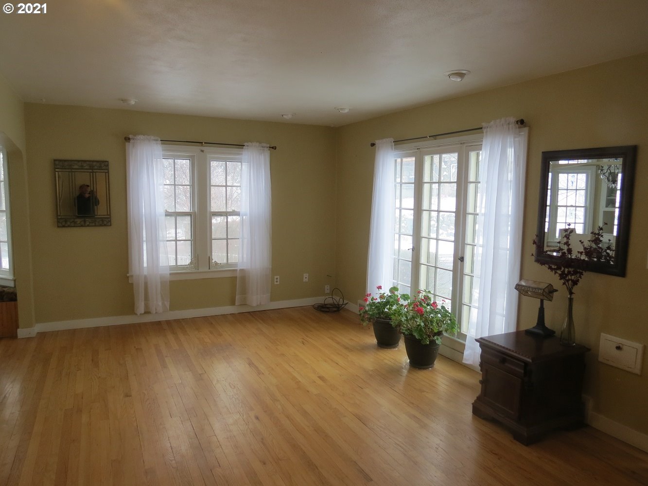 1225 Southwest Goodwin Place Pendleton, OR 97801 - Photo 2 of 22