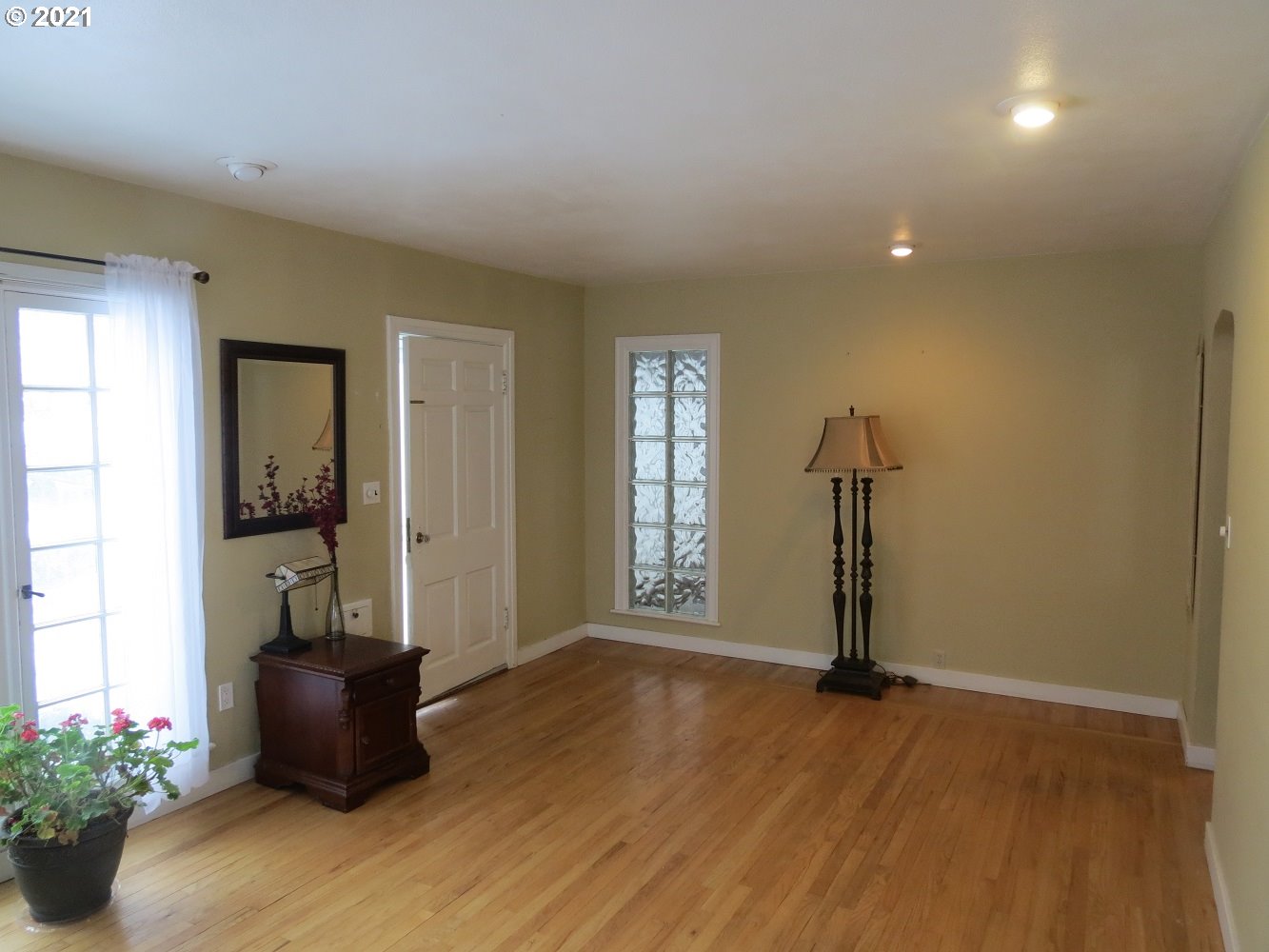 1225 Southwest Goodwin Place Pendleton, OR 97801 - Photo 3 of 22