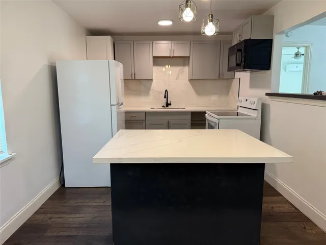 $995 | 306 Stiles Street, Unit D, Houston, TX 77011