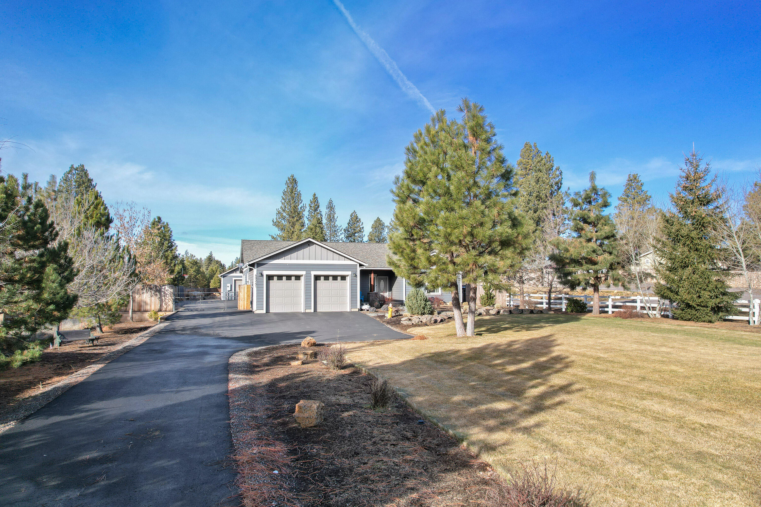 60261 Cinder Butte Road Bend, OR 97702 - Photo 2 of 46 Asphalt Driveway