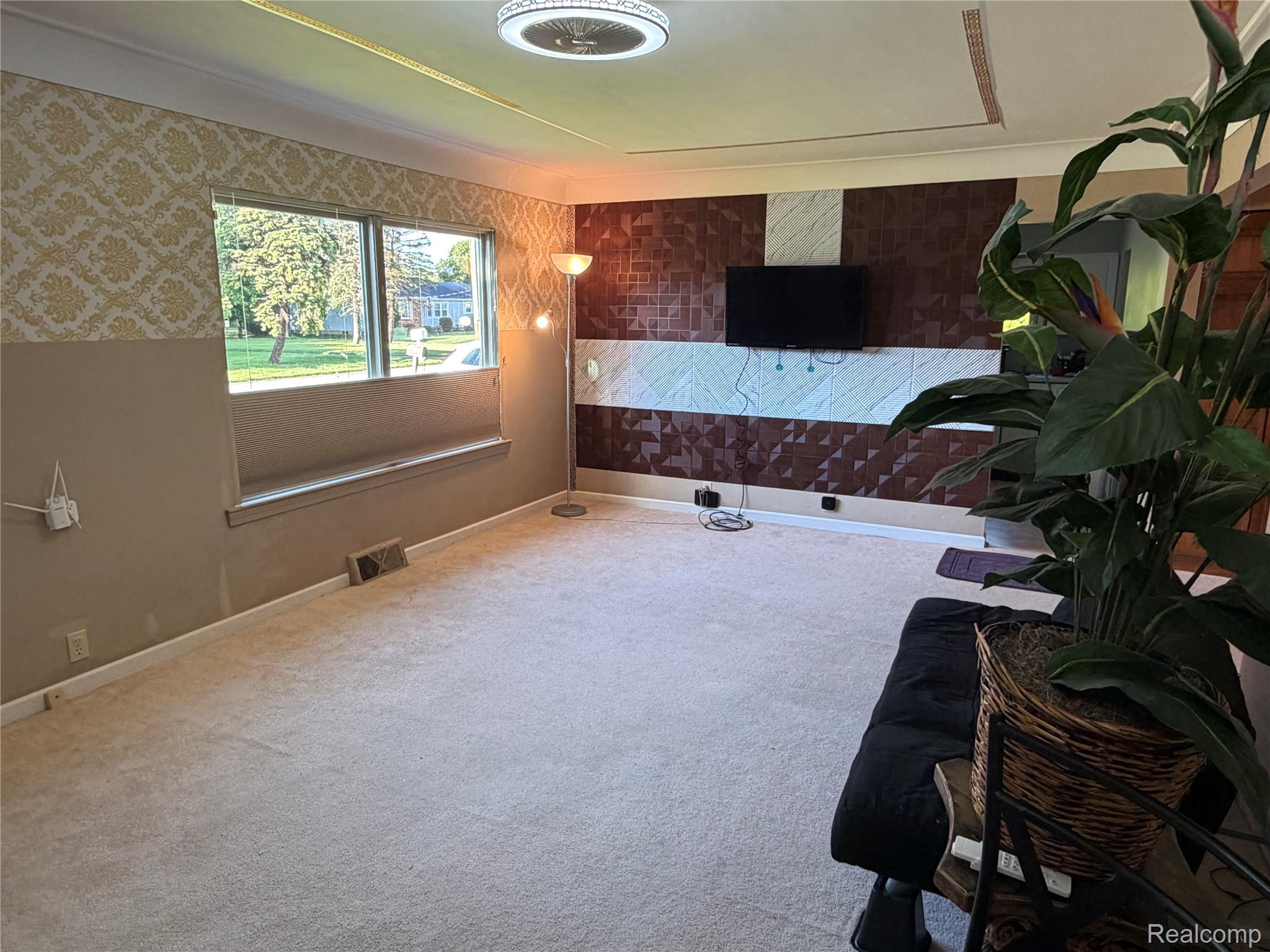2030 Orpington Road Troy, MI 48083 - Photo 2 of 22