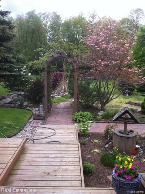 9435 Michigamme Road Clarkston, MI 48348 - Photo 8 of 35 Back yard.jpg