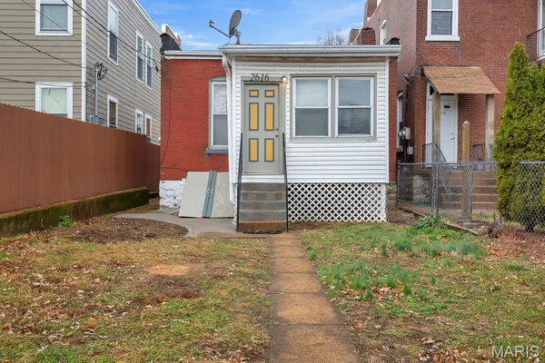 $1,350 | 2616 Oregon Avenue, St. Louis, MO 63118