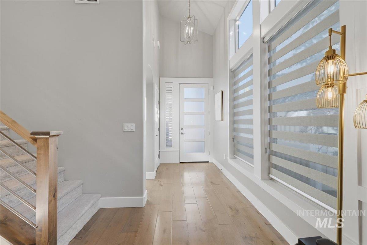 163 West Floating Feather Road Eagle, ID 83616 - Photo 3 of 35