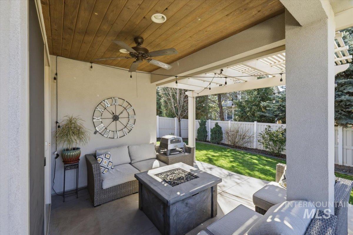 163 West Floating Feather Road Eagle, ID 83616 - Photo 34 of 35