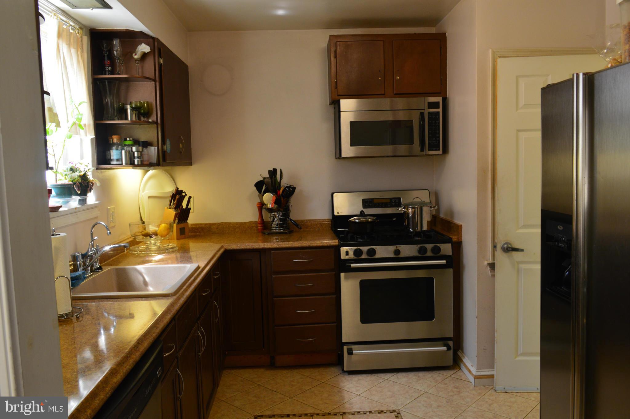9712 Braddock Road Silver Spring, MD 20903 - Photo 13 of 25 Kitchen
