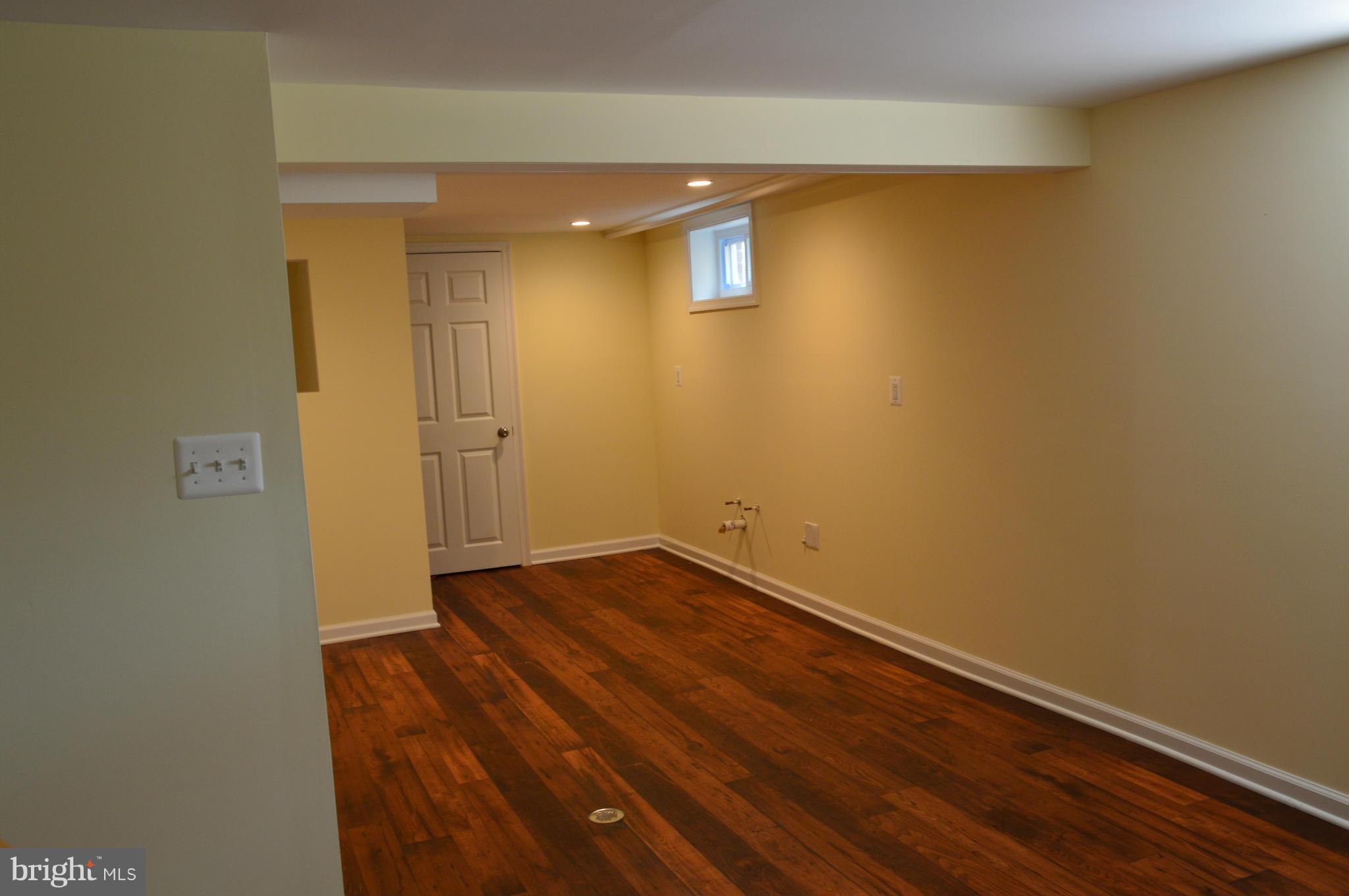 9712 Braddock Road Silver Spring, MD 20903 - Photo 18 of 25 Interior (General)
