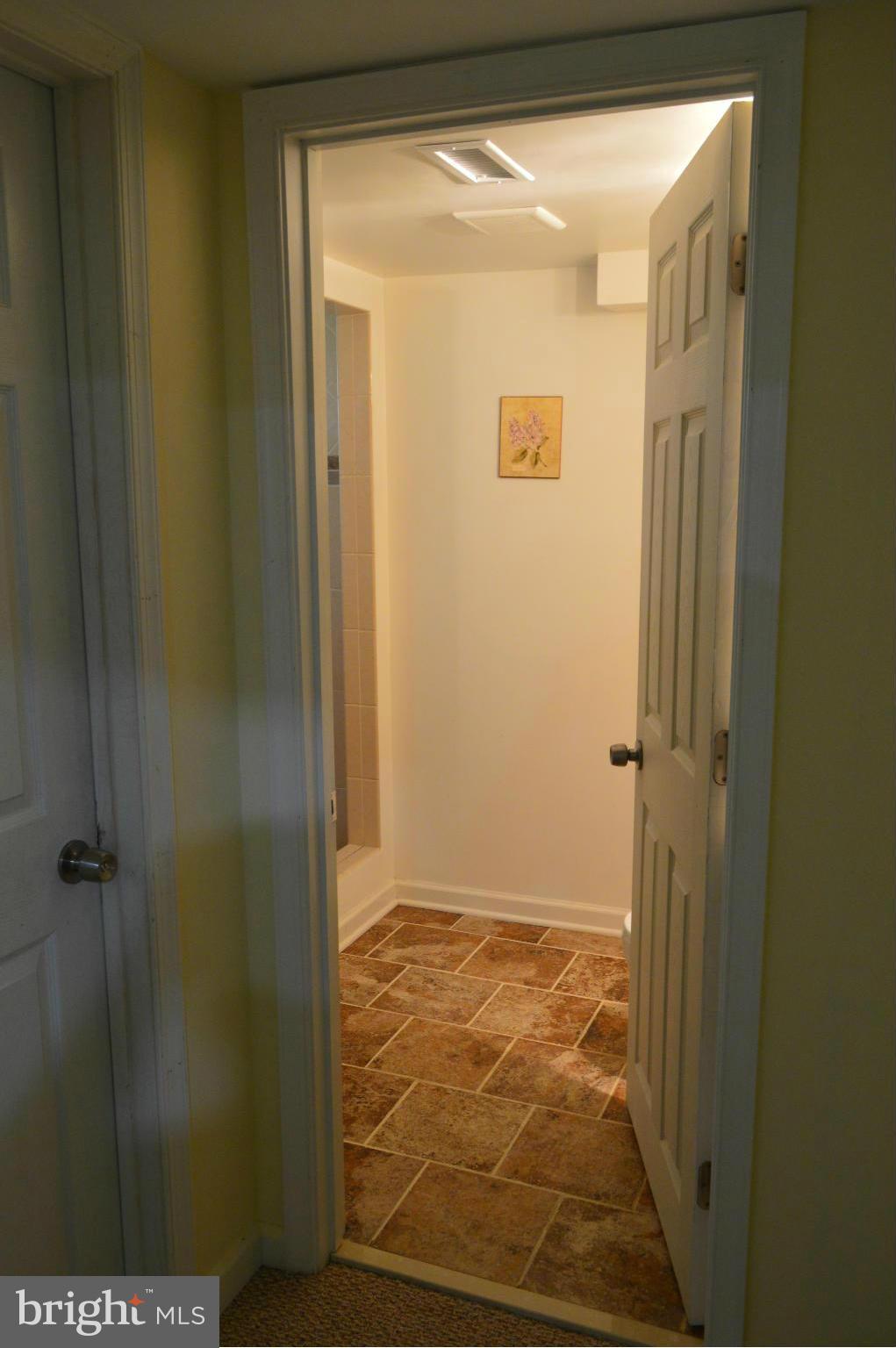 9712 Braddock Road Silver Spring, MD 20903 - Photo 20 of 25 Bath