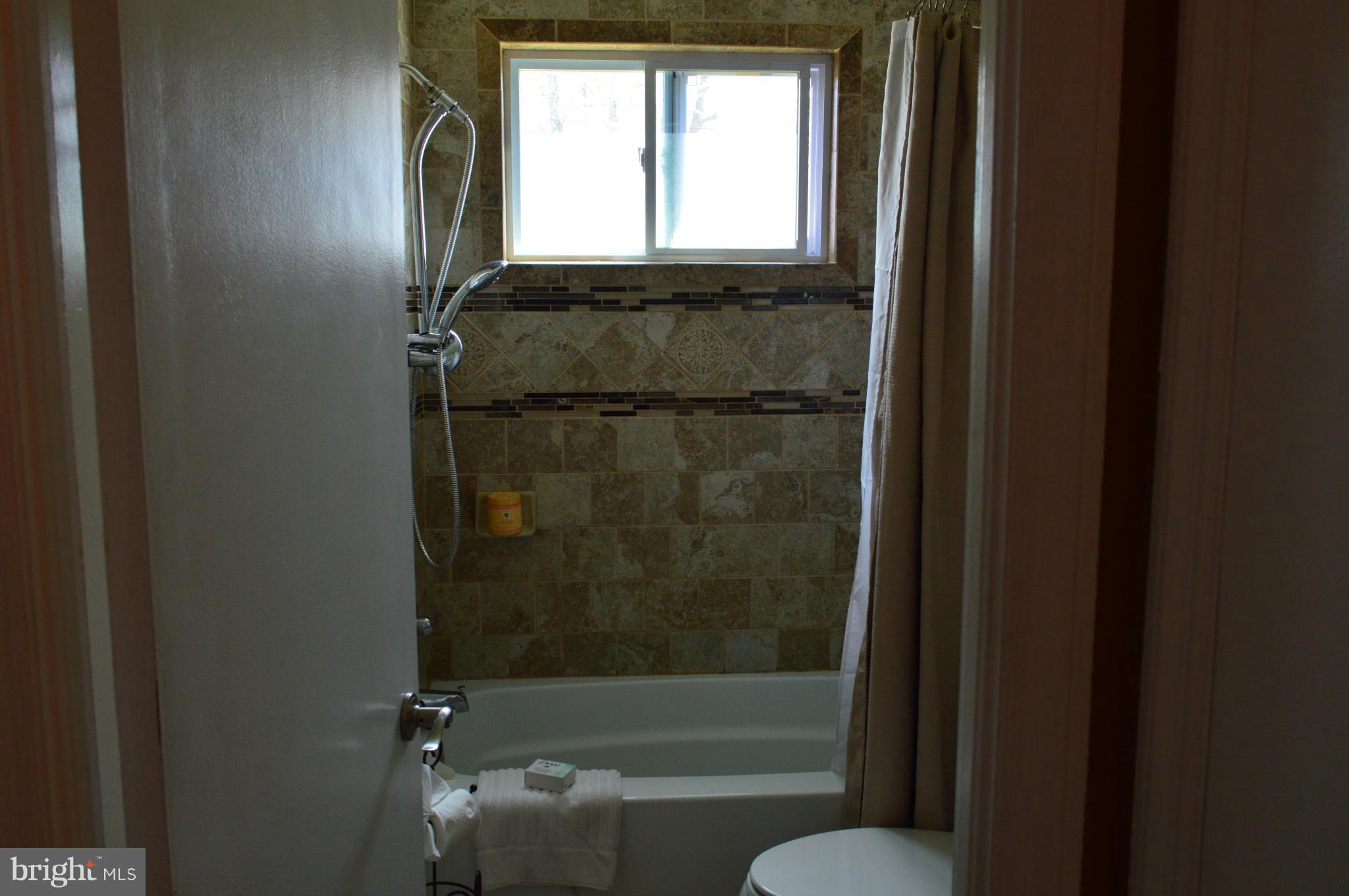 9712 Braddock Road Silver Spring, MD 20903 - Photo 8 of 25 Bath