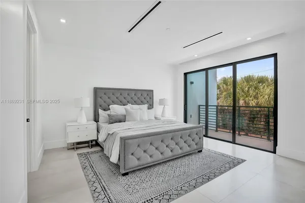 $16,500 | 1825 Northeast 26th Avenue, Unit C, Fort Lauderdale, FL 33305