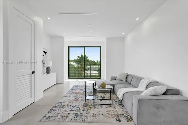 $16,500 | 1825 Northeast 26th Avenue, Unit C, Fort Lauderdale, FL 33305