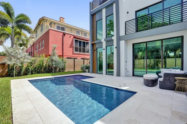 $16,500 | 1825 Northeast 26th Avenue, Unit C, Fort Lauderdale, FL 33305