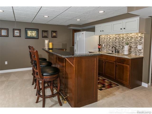 2248 South Shore Court Rochester Hills, MI 48307 - Photo 36 of 54