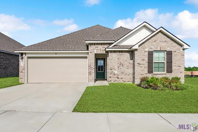 $225,000 | 15915 Olive Grv Drive, Zachary, LA 70791