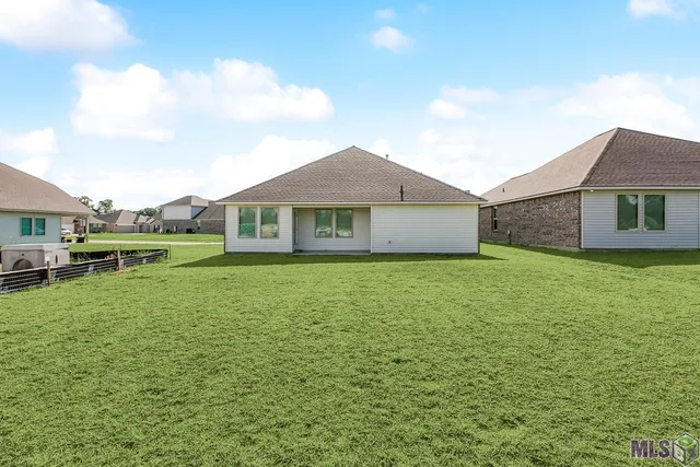 $225,000 | 15915 Olive Grv Drive, Zachary, LA 70791