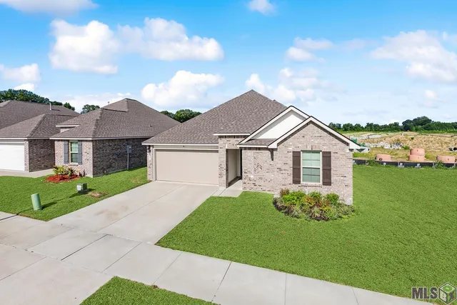 $225,000 | 15915 Olive Grv Drive, Zachary, LA 70791